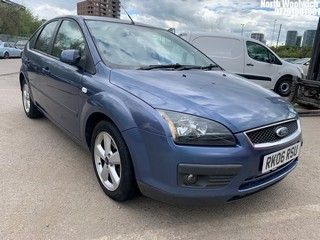 Location: North Woolwich - 2006 FORD FOCUS ZETEC CLIMATE AUTO 5 Door Hatchback REG: RK06RSU, Keys: No, MOT Expiry date: 14/04/2025, 1596 Petrol, 4 Speed Auto Petrol, Former Keepers: 3