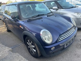Location: North Woolwich - 2005 MINI MINI COOPER 3 Door Hatchback REG: MC05XDJ, Keys: No, MOT Expiry date: 07/12/2025, 1598 Petrol, 5 Speed Manual Petrol, Former Keepers: 12