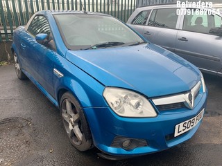 Location: Belvedere - 2009 VAUXHALL TIGRA EXCLUSIV Convertible REG: LS09FOU., Keys: No, MOT Expiry date: 23.12.2022, 1796 Petrol, 5 Speed Manual Petrol, Former Keepers: 3
