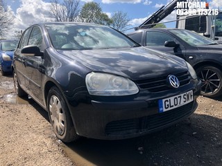 Location: Mitcham - 2007 VOLKSWAGEN GOLF FSI S 5 Door Hatchback REG: GL07SWV, Keys: No, MOT Expiry date: 28/09/2024, 1598 Petrol, 6 Speed Manual Petrol, Former Keepers: 4