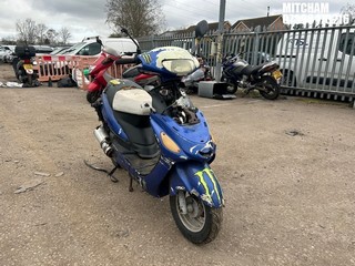 Location: Mitcham - 2015 DIRECT BIKES  Moped REG: GN15LZF, Keys: No, MOT Expiry date: 04/01/2021, 50 Petrol, Automatic, Former Keepers: 4