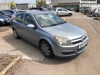 Location: Brentwood - 2004 VAUXHALL ASTRA CLUB TWINPORT 5 Door Hatchback REG: DE54OVK, Keys: No, MOT Expiry date: 14.03.2026, 1598 Petrol, 5 Speed Manual Petrol, Former Keepers: 6