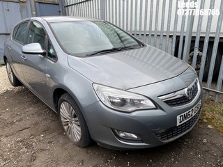 Location: Leeds - 2012 VAUXHALL ASTRA EXCITE 5 Door Hatchback REG: DN62GSU, Keys: No, MOT Expiry date: 09-12-2023, 1398 Petrol, 5 Speed Manual Petrol, Former Keepers: 4