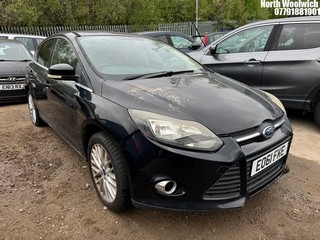 Location: North Woolwich - 2011 FORD FOCUS ZETEC 125 5 Door Hatchback REG: EO61FKE, Keys: No, MOT Expiry date: 08/05/2024, 1596 Petrol, 5 Speed Manual Petrol, Former Keepers: 9