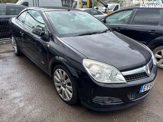Location: North Woolwich - 2008 VAUXHALL ASTRA TWIN TOP DESIGN Convertible REG: EY58HDE, Keys: No, MOT Expiry date: 12/11/2025, 1796 Petrol, 5 Speed Manual Petrol, Former Keepers: 3