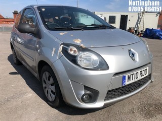 Location: Nottingham - 2010 RENAULT TWINGO EXTREME 60 3 Door Hatchback REG: MT10RDO, Keys: No, MOT Expiry date: 18/12/2024, 1149 Petrol, 5 Speed Manual Petrol, Former Keepers: 16