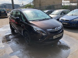 Location:  Hayes - 2014 VAUXHALL ZAFIRA TOURER EXCLUSIV TU MPV REG: LO63UUD, Keys: No, MOT Expiry date: 15/11/2025, 1364 Petrol, 6 Speed Manual Petrol, Former Keepers: 4