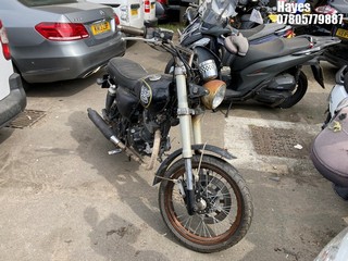 Location:  Hayes - 2013 HERALD MOTOR COMPANY XF 125 GY-2D Motorcycle REG: AE63NXC, Keys: No, MOT Expiry date: 02/09/2016, 125 Petrol, , Former Keepers: 2