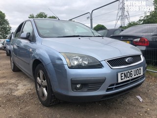 Location: Mitcham - 2006 FORD FOCUS ZETEC CLIMATE 5 Door Hatchback REG: EN06UOO, Keys: No, MOT Expiry date: 20/09/2024, 1798 Petrol, 5 Speed Manual Petrol, Former Keepers: 7