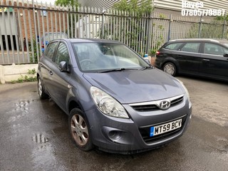 Location:  Hayes - 2010 HYUNDAI I20 COMFORT AUTO 5 Door Hatchback REG: MT59BCV, Keys: No, MOT Expiry date: 20/09/2024, 1396 Petrol, 4 Speed Auto Petrol, Former Keepers: 4