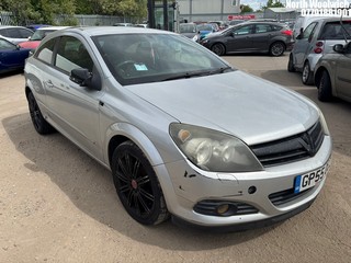 Location: North Woolwich - 2005 VAUXHALL ASTRA SXI 3 Door Hatchback REG: GP55OCZ, Keys: No, MOT Expiry date: 06/11/2025, 1598 Petrol, 5 Speed Manual Petrol, Former Keepers: 7