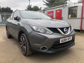 Location: MITCHAM - 2014 NISSAN QASHQAI TEKNA DIG-T 	 5 DOOR HATCHBACK REG: AU64OFC, 1198cc PETROL, 6 SPEED MANUAL PETROL, Former Keepers: 2, Keys: No, MOT: Expiry date26/02/2026
