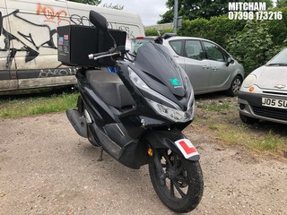 Location: MITCHAM - 2020 HONDA WW 125-A Motorcycle REG: LJ20YKB, 125 Petrol, , Former Keepers: 2, Keys: Required, MOT: Expiry date29/09/2025