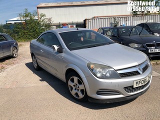 Location: Brentwood - 2008 VAUXHALL ASTRA TWINTOP AIR Convertible REG: YF08LZH, Keys: No, MOT Expiry date: 27/10/2024, 1796 Petrol, 5 Speed Manual Petrol, Former Keepers: 7
