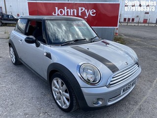 Location: South Wales - 2010  MINI  COOPER  3 Door Hatchback 	 REG: MA60WKG, 1598cc Petrol , 6 Speed Manual Petrol 	, Former Keepers: 6, Keys: Yes, MOT Expiry date: 01/05/2026