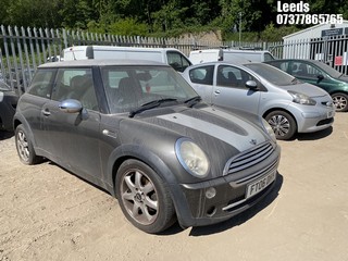 Location: Leeds - 2006 MINI MINI COOPER PARK LANE 3 Door Hatchback REG: FT06DHY, Keys: No, MOT Expiry date: 02-04-2025, 1598 Petrol, 5 Speed Manual Petrol, Former Keepers: 8
