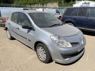 Location: Leeds - 2006 RENAULT CLIO EXPRESSION 5 Door Hatchback REG: FH06OXG, Keys: No, MOT Expiry date: 19-11-2025, 1149 Petrol, 5 Speed Manual Petrol, Former Keepers: 6