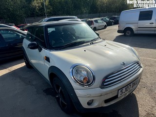Location: North Woolwich - 2007 MINI COOPER 3 Door Hatchback REG: SJ07DKU, Keys: No, MOT Expiry date: 01/09/2025, 1598 Petrol, 6 Speed Manual Petrol, Former Keepers: 8
