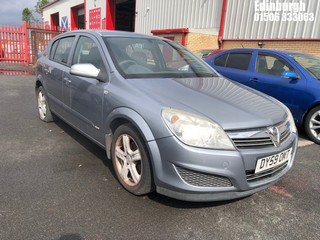 Location: Edinburgh - 2009 VAUXHALL ASTRA CLUB CDTI 100 5 Door Hatchback REG: DY59OMT, Keys: No, MOT Expiry date: 09/01/2025, 1686 Diesel, 5 Speed Manual Diesel, Former Keepers: 6