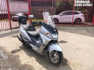 Location: Edinburgh - 2001 SUZUKI AN 400 Y Scooter REG: Y176EPT, Keys: No, MOT Expiry date: 05/08/2025, 385 Petrol, , Former Keepers: 6