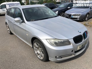Location: Brentwood - 2011 BMW 320I EXCLUSIVE EDITION Estate REG: LM11XFX, Keys: No, MOT Expiry date: 30.11.2025, 1995 Petrol, 6 Speed Manual Petrol, Former Keepers: 8