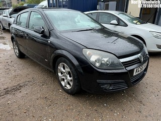 Location: North Woolwich - 2007 VAUXHALL ASTRA SXI TWINPORT 5 Door Hatchback REG: KC56HTE, Keys: No, MOT Expiry date: 16/02/2025, 1364 Petrol, 5 Speed Manual Petrol, Former Keepers: 5