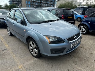 Location: North Woolwich - 2005 FORD FOCUS ZETEC CLIMATE 5 Door Hatchback REG: GN55JYJ, Keys: No, MOT Expiry date: 17/05/2024, 1596 Petrol, 5 Speed Manual Petrol, Former Keepers: 6