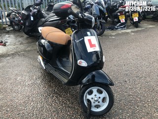 Location: Mitcham - 2002 PIAGGIO VESPA ET4 Scooter REG: GK52WBD, Keys: No, MOT Expiry date: 05/11/2022, 124 Petrol, AUTOMATIC, Former Keepers: 3