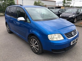 Location: Brentwood - 2005 VOLKSWAGEN TOURAN SE FSI MPV REG: EN05BKE, Keys: No, MOT Expiry date: 25/03/2026, 1968 Petrol, 6 Speed Manual Petrol, Former Keepers: 9