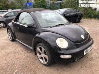 Location: Brentwood - 2004 VOLKSWAGEN BEETLE CABRIOLET Convertible REG: EN04UZY, Keys: No, MOT Expiry date: 10.07.2014, 1595 Petrol, 5 Speed Manual Petrol, Former Keepers: 2