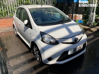 Location:  Hayes - 2012 TOYOTA  AYGO VVT-I ICE 5 Door Hatchback REG: SC12XDS, Keys: No, MOT Expiry date: 25/09/2024, 998 Petrol, 5 Speed Manual Petrol, Former Keepers: 5