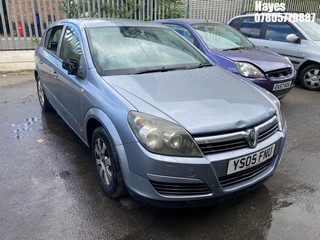 Location:  Hayes - 2005 HYUNDAI MATRIX GSI AUTO MPV REG: YS05WBP, Keys: No, MOT Expiry date: 04/02/2026, 1599 Petrol, 4 Speed Auto Petrol, Former Keepers: 10