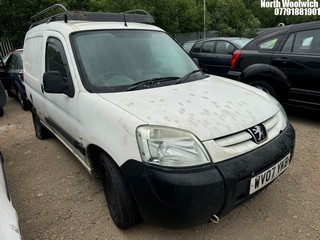 Location: North Woolwich - 2007 PEUGEOT PARTNER L600 Car Derived Van REG: WV07YKB, Keys: No, MOT Expiry date: 09/05/2025, 1560 Diesel, 5 Speed Manual Diesel, Former Keepers: 6