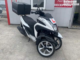 Location: Belvedere - 2016 YAMAHA MW125 TRICITY 125 MOTORCYCLE REG: LC16BXD, 125CC PETROL, AUTOMATIC, Former Keepers: 5, Keys: Yes, MOT Expiry date: 07/10/2022