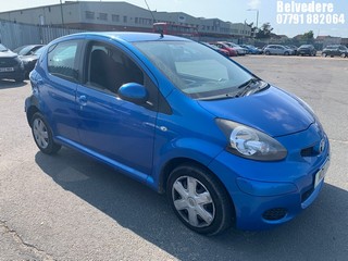 Location: Belvedere - 2011 TOYOTA AYGO BLUE VVT-I 5 DOOR HATCHBACK REG: MD11XVC, 998cc PETROL, 5 SPEED MANUAL PETROL, Former Keepers: 5, Keys: No, MOT Expiry date: 04/05/2026