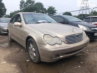 Location: Mitcham - 2002 MERCEDES C220 CDI ELEGANCE AUTO 4 Door Saloon REG: HY02FYH, Keys: No, MOT Expiry date: 14/03/2025, 2148 Diesel, 5 Speed Auto Diesel, Former Keepers: 5