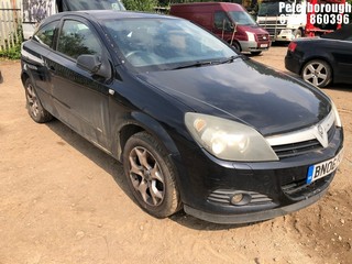 Location: Peterborough - 2006 VAUXHALL ASTRA SXI 3 Door Hatchback REG: BN06PUY, Keys: No, MOT Expiry date: 26/02/2025, 1364 Petrol, 5 Speed Manual Petrol, Former Keepers: 11