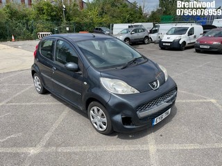 Location: Brentwood - 2011 PEUGEOT 107 URBAN 5 Door Hatchback REG: EY61TNL, Keys: No, MOT Expiry date: 16/01/2023, 00998 Petrol, 5 Speed Manual Petrol, Former Keepers: 3