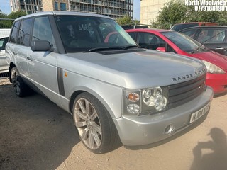 Location: North Woolwich - 2004 LAND ROVER RANGE ROVER VOGUE V8 AUTO Estate REG: NJ04KFX, Keys: No, MOT Expiry date: 05/12/2025, 4398 Petrol, 5 Speed Auto Petrol, Former Keepers: 4