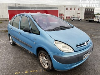 Location: South Wales - 2002 CITROEN XSARA PICASSO LX 8V MPV REG: PX52KRG, Keys: Yes, MOT Expiry date: 06/03/2025, 1587 Petrol, 5 Speed Manual Petrol, Former Keepers: 7