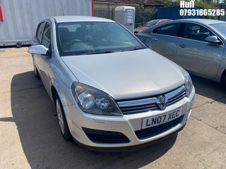 Location: Hull - 2007 VAUXHALL ASTRA ENERGY 5 Door Hatchback REG: LN07XEC, Keys: No, MOT Expiry date: 29/04/2025, 1598 Petrol, 5 Speed Manual Petrol, Former Keepers: 4