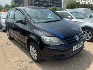 Location: North Woolwich - 2008 VOLKSWAGEN GOLF PLUS LUNA FSI 115 5 Door Hatchback REG: LV08FVU, Keys: No, MOT Expiry date: 10/03/2025, 1598 Petrol, 6 Speed Manual Petrol, Former Keepers: 7