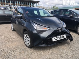 Location: Edinburgh - 2019 TOYOTA AYGO X-PLAY VVT-I 5 Door Hatchback REG: SO19WXM, Keys: No, MOT Expiry date: 29/06/2024, 998 Petrol, 5 Speed Manual Petrol, Former Keepers: 1