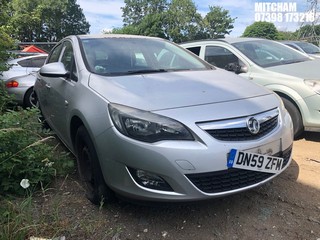 Location: Mitcham - 2010 VAUXHALL ASTRA SRI 5 Door Hatchback REG: DN59ZFM, Keys: No, MOT Expiry date: 22/02/2025, 1398 Petrol, 5 Speed Manual Petrol, Former Keepers: 7