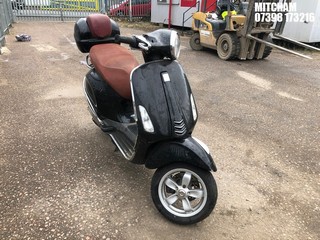 Location: Mitcham - 2015 PIAGGIO VESPA PRIMAVERA 50 2T Moped REG: LC15DYT, Keys: No, MOT Expiry date: 04/12/2020, 49 Petrol, Automatic, Former Keepers: 1