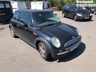 Location: Brentwood - 2002 MINI MINI COOPER 3 Door Hatchback REG: SV52NWU, Keys: No, MOT Expiry date: 21/11/2024, 1598 Petrol, 5 Speed Manual Petrol, Former Keepers: 9