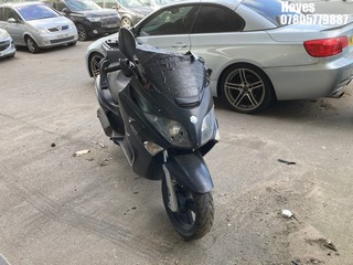 Location:  Hayes - 2015 PIAGGIO XEVO 125 SPORT Scooter REG: LL65UVD, Keys: No, MOT Expiry date: 26/11/2023, 124 Petrol, AUTOMATIC, Former Keepers: 5