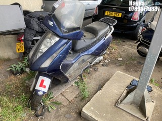 Location:  Hayes - 2006 HONDA FES 125-5 Motorcycle REG: LD06MVG, Keys: No, MOT Expiry date: 24/08/2023, 125 Petrol, AUTOMATIC, Former Keepers: 5