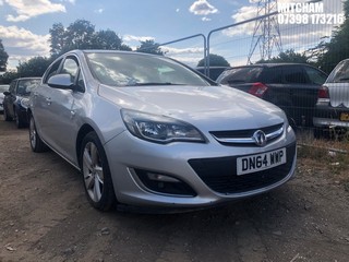 Location: Mitcham - 2014 VAUXHALL ASTRA SRI 5 Door Hatchback REG: DN64WWP, Keys: No, MOT Expiry date: 21/12/2024, 1598 Petrol, 5 Speed Manual Petrol, Former Keepers: 6