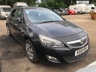 Location: Mitcham - 2010 VAUXHALL ASTRA EXCLUSIV 113 5 Door Hatchback REG: KS10RSV, Keys: No, MOT Expiry date: 01/10/2025, 1598 Petrol, 5 Speed Manual Petrol, Former Keepers: 4